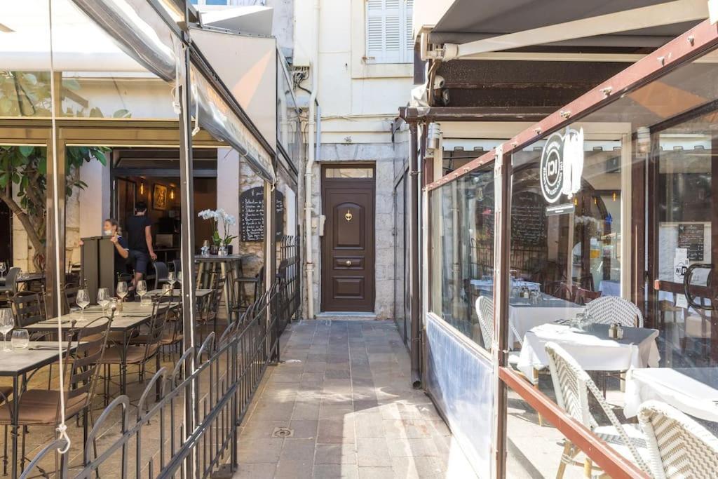 Appartement Authentique Situe En Plein Centre D'Antibes Eksteriør bilde