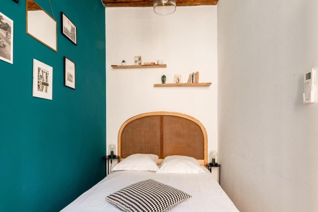 Appartement Authentique Situe En Plein Centre D'Antibes Eksteriør bilde