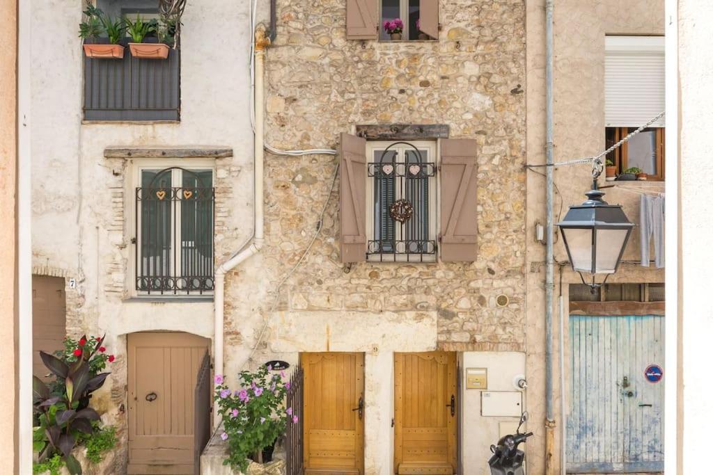Appartement Authentique Situe En Plein Centre D'Antibes Eksteriør bilde